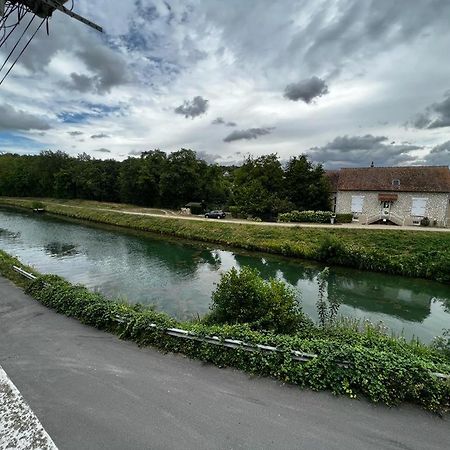 Ferienwohnung F2+ Au Bord De L’Eau Moret-sur-Loing Exterior foto